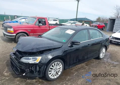 2015 Volkswagen Jetta 1.8T Se z USA, uszkodzony, nr VIN 3VWD17AJ0FM237993